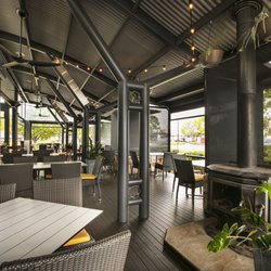 Forest Lake Tavern - Relax and enjoy our spacious family friendly venue here at Forest Lake Hotel