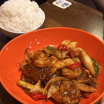Hungry Thirsty - Thai Near Me - Brooklyn, New York