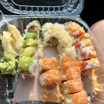 Sushi Tao - Salmon avocado roll, Klamath roll, jalapeño rolls with salmon, Tao Tao roll - Japanese Near Me - Arcata, California Sushi Tao - Salmon avocado roll, Klamath roll, jalapeño rolls with salmon, Tao Tao roll - Japanese Near Me - Arcata, California