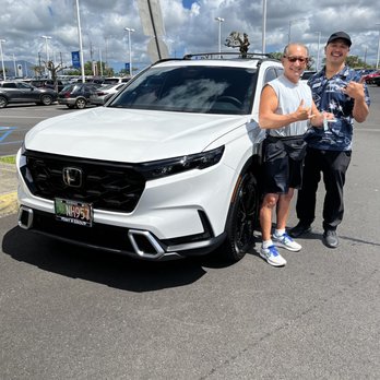 Tony Honda - Salesperson with my New 2023 CR-Tour Hybrid ...Iven Cunanan - Car Dealers Near Me - Waipahu, Hawaii Tony Honda - Salesperson with my New 2023 CR-Tour Hybrid ...Iven Cunanan - Car Dealers Near Me - Waipahu, Hawaii