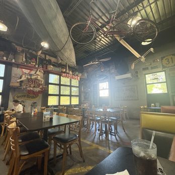 Destinations, Chandler Oklahoma - Fun decor inside - American Near Me - Chandler, Oklahoma