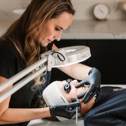 T L Spa Skin Studio - Acne Treatments