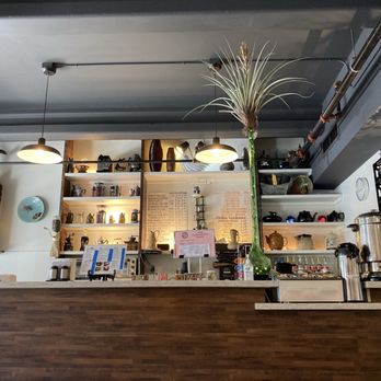 Insomnia - Cute decor - Coffee & Tea Near Me - Honolulu, Hawaii