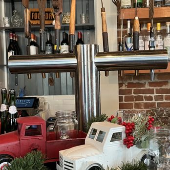 Foundry Kitchen and Tavern - The decor and check out the tap handles - New American Near Me - Sandy Hook, Connecticut