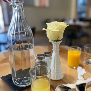 Sisters - Breakfast & Brunch Near Me - Traverse City, Michigan