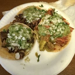 Tacos: cabeza, al pastor, y carne asada