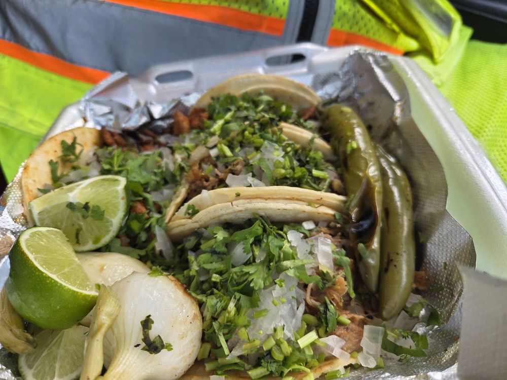 Tacos Mi Tierra Logo