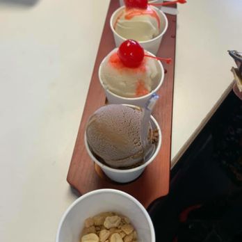 Boozy B’s - My friend's awesome looking flight. Wish ours looked like that. - Ice Cream & Frozen Yogurt Near Me - Wilkes-Barre, Pennsylvania Boozy B’s - My friend's awesome looking flight. Wish ours looked like that. - Ice Cream & Frozen Yogurt Near Me - Wilkes-Barre, Pennsylvania