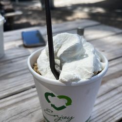 Shake Foundation - Cherry sundae