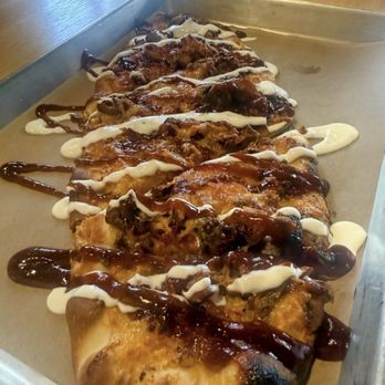 Draft and Table - Bbq brisket flatbread - Wine Bars Near Me - Albuquerque, New Mexico