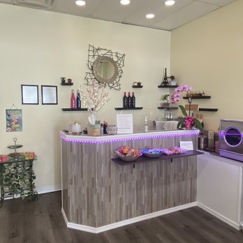 Lux Nails By Annie - Adorable bar area - Nail Salons Near Me - Kingman, Arizona Lux Nails By Annie - Adorable bar area - Nail Salons Near Me - Kingman, Arizona