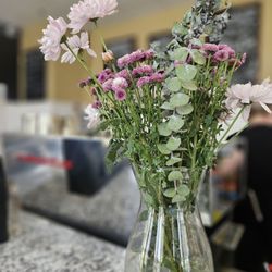Slick Rock Coffee - I love the fresh flowers everywhere