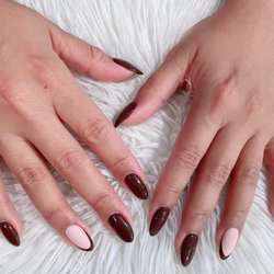 Dalila’s Nails & Spa - Gel manicure