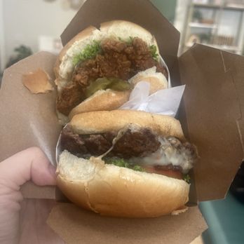 Burger Club - Top: Chubby Chic, Bottom: Wild West - Burgers Near Me - San Jose, California Burger Club - Top: Chubby Chic, Bottom: Wild West - Burgers Near Me - San Jose, California