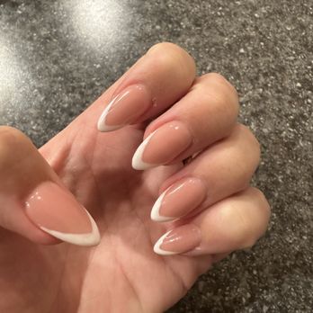 Lavee Nails - Nail Salons Near Me - Louisville, Kentucky