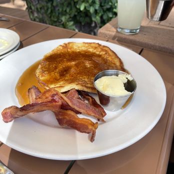 Table on 6th - Kids pancakes - Burgers Near Me - Bentonville, Arkansas Table on 6th - Kids pancakes - Burgers Near Me - Bentonville, Arkansas