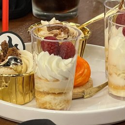Desert plate at soft opening. Desert plate at soft opening.