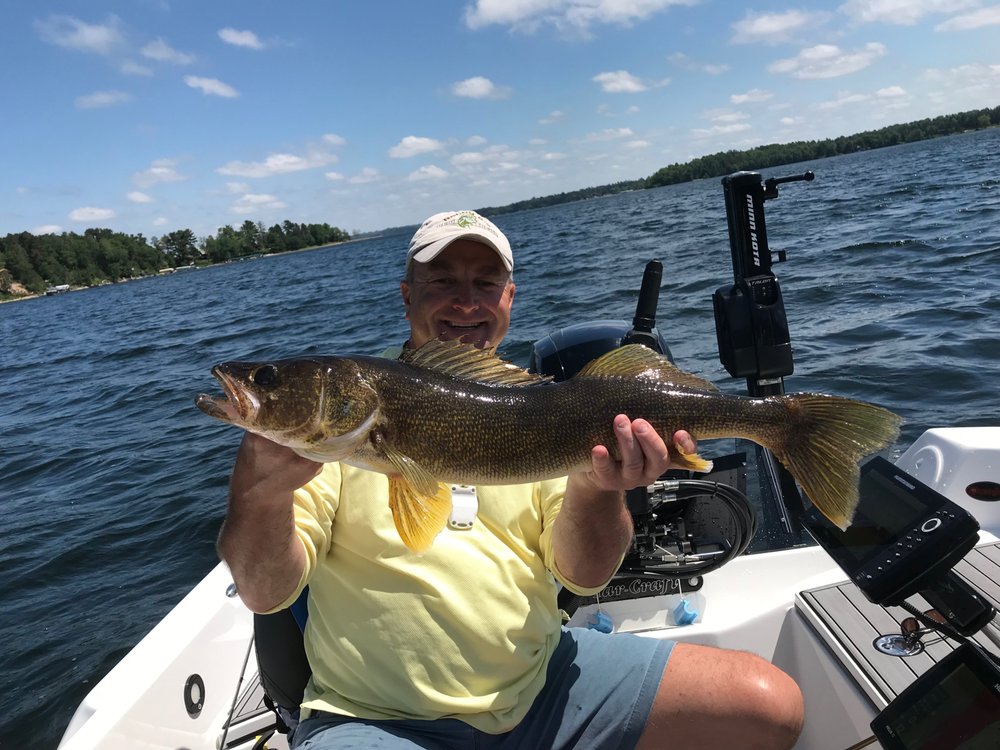 Bobby G's Guide Service Logo