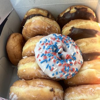 Donut Queen - Donuts Near Me - Vacaville, California Donut Queen - Donuts Near Me - Vacaville, California