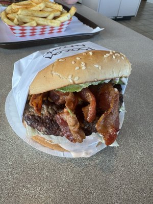 Gold Star Hamburger by null