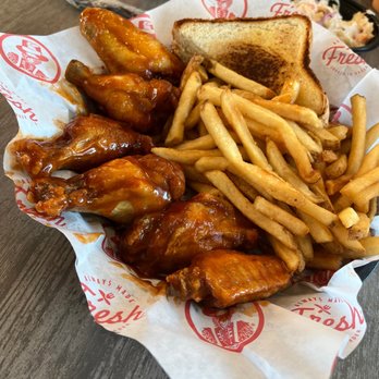 Slim Chickens - 6 wings - Southern Near Me - Tuscaloosa, Alabama