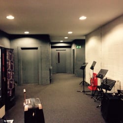 Berkeley 2 - Large facility with vending machines for some jamming fuel. :)