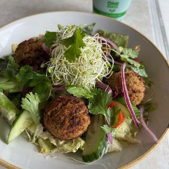 Journey Cafe Big Island - Falafel Salad - Vegan Near Me - Kailua-kona, Hawaii
