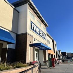 Five Below - Outside