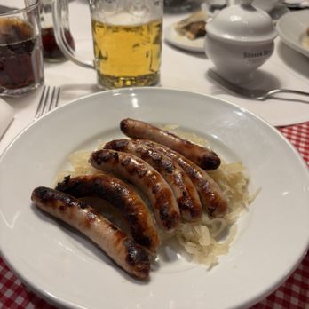 Historische Wurstkuchl - Sausage and Sour Kraut - German Near Me - Regensburg, BY Historische Wurstkuchl - Sausage and Sour Kraut - German Near Me - Regensburg, BY