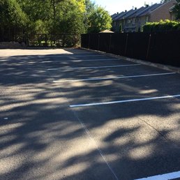 Stationnement extérieur- peinture blanche