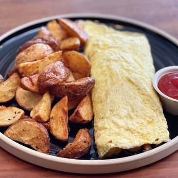 Pedalers Fork - Mushrooms Omelette - New American Near Me - Calabasas, California Pedalers Fork - Mushrooms Omelette - New American Near Me - Calabasas, California