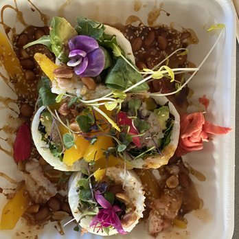 The Hukilau - Lahaina roll - Sushi Bars Near Me - Florence, Oregon