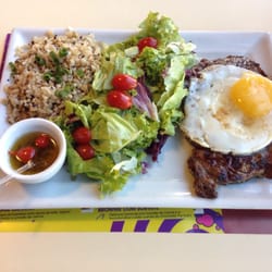The Sub's - Daddy Steak: Mix de folhas, arroz 7 grãos e ovo frito.