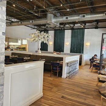 Savoir - Seating area - Breakfast & Brunch Near Me - Houston, Texas Savoir - Seating area - Breakfast & Brunch Near Me - Houston, Texas