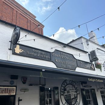 Kelly's Cellars - Pubs Near Me - Belfast, BFS