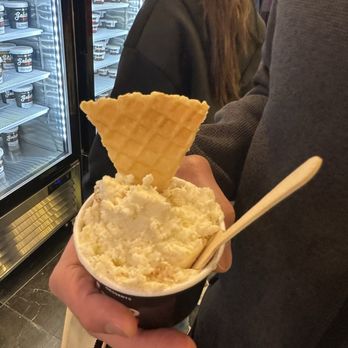 Gelato North - Small yuzu cheesecake - Ice Cream & Frozen Yogurt Near Me - North York, Ontario Gelato North - Small yuzu cheesecake - Ice Cream & Frozen Yogurt Near Me - North York, Ontario