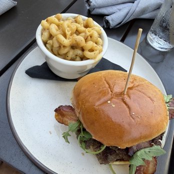 The Stubborn Mule - Smash burger (added bacon) and smoked Gouda Mac and cheese - New American Near Me - Orlando, Florida The Stubborn Mule - Smash burger (added bacon) and smoked Gouda Mac and cheese - New American Near Me - Orlando, Florida