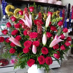 Floreria de Angel Flower Shop - Hermoso arreglo
