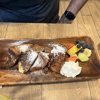Aloha Kitchen - French Toast - Breakfast & Brunch Near Me - Honolulu, Hawaii