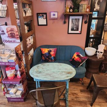 Pot Heads Coffee House - Seating area - Coffee & Tea Near Me - Bensalem, Pennsylvania