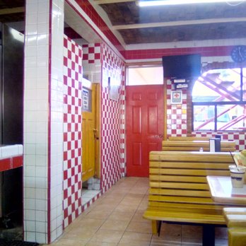 Tacos El Francés - Restaurant interior - Tacos Near Me - Tijuana, BCN Tacos El Francés - Restaurant interior - Tacos Near Me - Tijuana, BCN