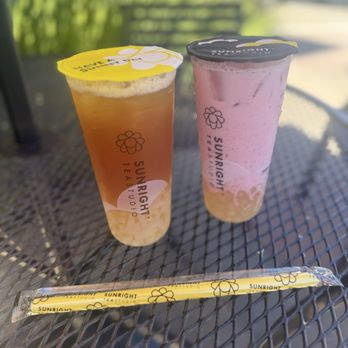 Sunright Tea Studio - Diamond Jamboree Center - Lychee Fragrant Oolong with Aloe and Strawberry Honey Boba Milk - Bubble Tea Near Me - Irvine, California Sunright Tea Studio - Diamond Jamboree Center - Lychee Fragrant Oolong with Aloe and Strawberry Honey Boba Milk - Bubble Tea Near Me - Irvine, California