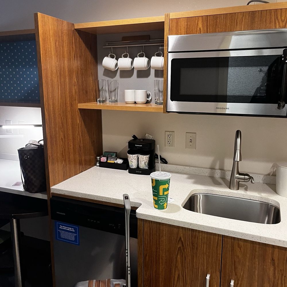Home2 Suites by Hilton Gainesville Medical Center - Room 518 - Hotels Near Me - Gainesville, Florida