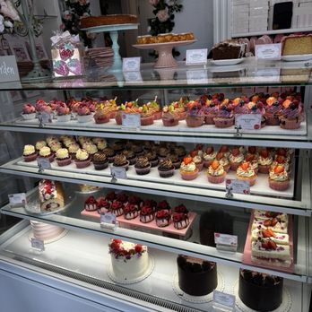 Peggy Porschen Cakes - Patisserie/Cake Shop Near Me - London, XGL Peggy Porschen Cakes - Patisserie/Cake Shop Near Me - London, XGL
