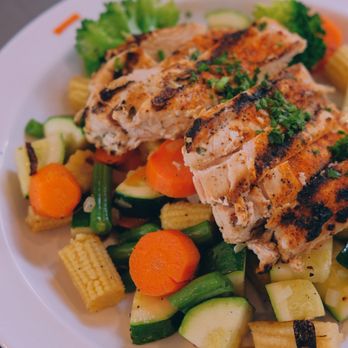 Dr Grubb's - Blackened chicken -- veggies -- roasted garlic apple aioli sauce - American Near Me - Claremont, California Dr Grubb's - Blackened chicken -- veggies -- roasted garlic apple aioli sauce - American Near Me - Claremont, California