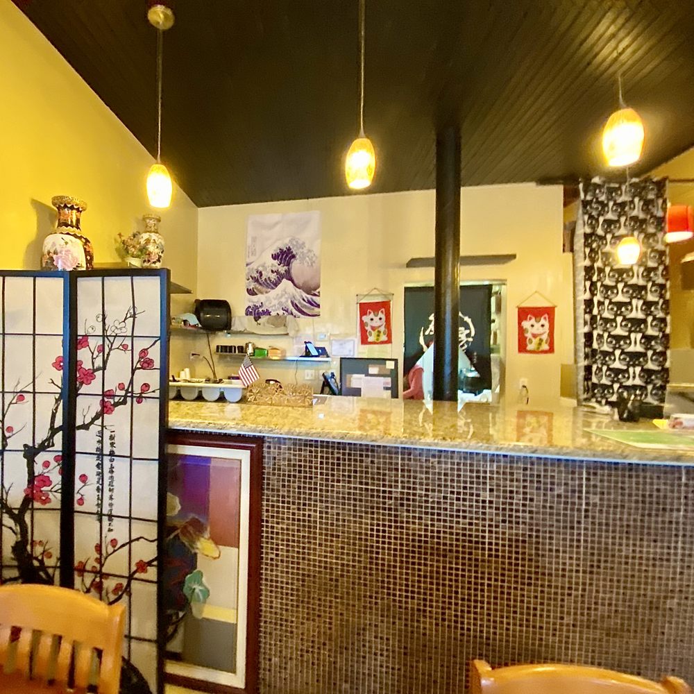 Don Don Express - What divides the kitchen from the front of the house. - Asian Fusion Near Me - Austin, Texas
