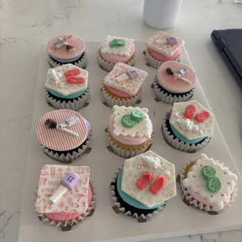 Her Elegant Design - Spa Jamma party cupcakes for my 11year old. - Custom Cakes Near Me - Tucson, Arizona Her Elegant Design - Spa Jamma party cupcakes for my 11year old. - Custom Cakes Near Me - Tucson, Arizona