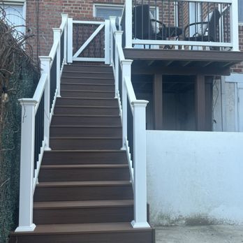 Sam’s Deck - Finish deck - Decks & Railing Near Me - Forest Hills, New York Sam’s Deck - Finish deck - Decks & Railing Near Me - Forest Hills, New York