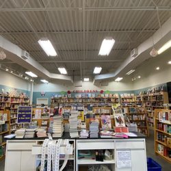 Book Warehouse - Displays and counter