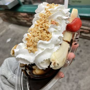 Bob's Freeze - banana split - Ice Cream & Frozen Yogurt Near Me - Los Angeles, California